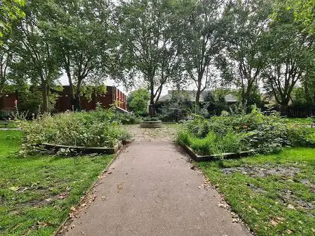 Photo de Saint Luke's Garden