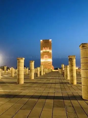Photo de Hassan tour spacious square monument