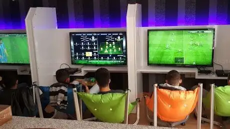 Photo de Oskar Playstation Cafe