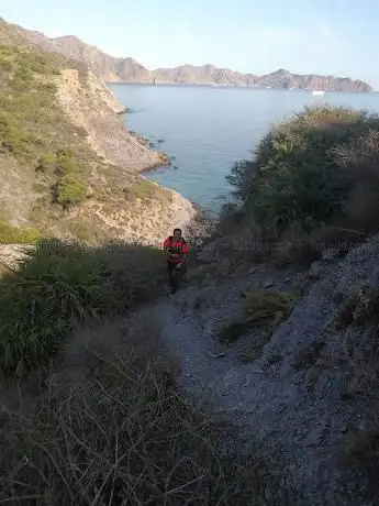 Photo de Bajada A La Playa De Fatares