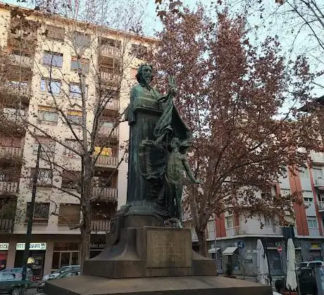Photo de Monumento a Felice Govean