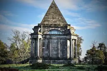 Photo de National Trust - Cobham Wood and Mausoleum