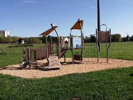 Photo de Aire De Jeux Du Gour De L'Arche - Voie Verte