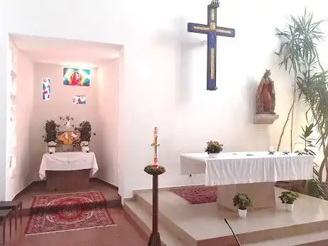 Photo de Katholische Kirche Pallottihaus (Königin der Apostel)