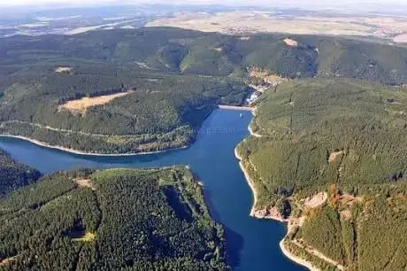 Photo de Ohra-Talsperre Radwanderweg Luisenthal Thuringen