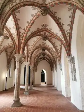 Photo de Burgkloster Monasterio del Castillo