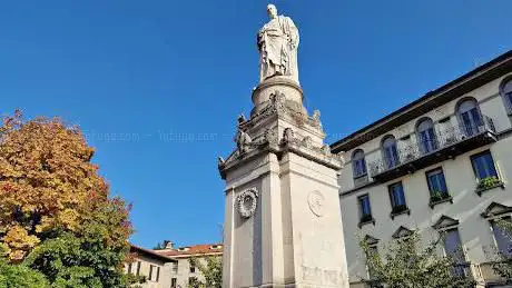 Photo de Statue d'Alessandro Volta