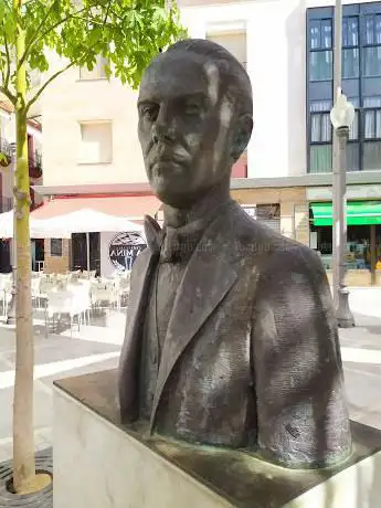 Photo de Monument to Luis Cernuda