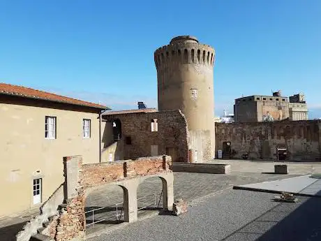 Photo de Fortezza Vecchia