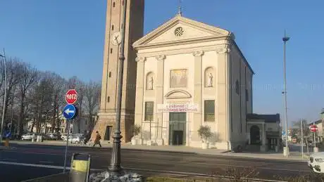 Photo de Church of the Holy Trinity