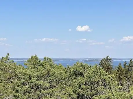 Photo de Kunstaberget utsiktstorn