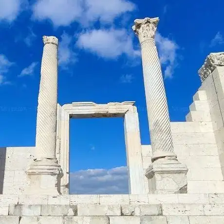 Photo de Tarihi Taş Köprü