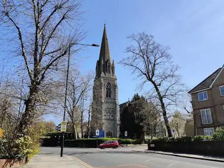 Photo de Christ Church with Saint Laurence Brondesbury