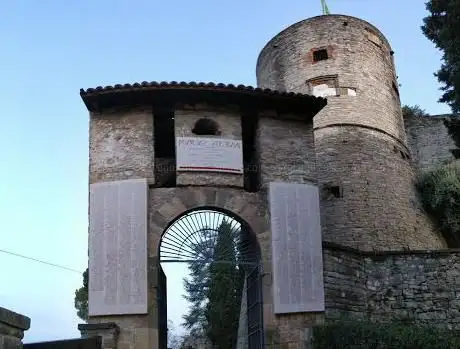 Photo de Convento di San Francesco | Museo della fotografia Sestini | Bergamo 900