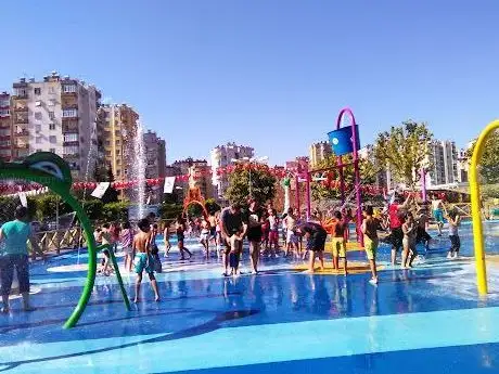 Photo de Huzurevleri Parkı
