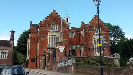 Photo de Harrow School Old Speech Room Gallery