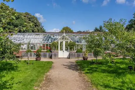 Photo de Astley Walled Garden
