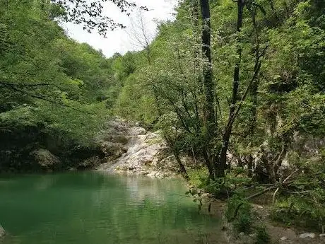 Photo de Waterfall Zagona