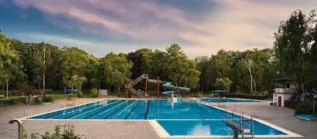 Photo de Sommerbad Humboldthain - Berliner Bäder