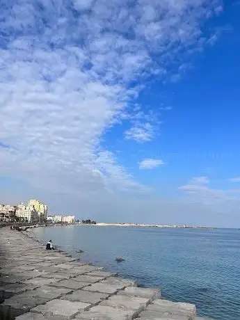 Photo de Mamoura Beach