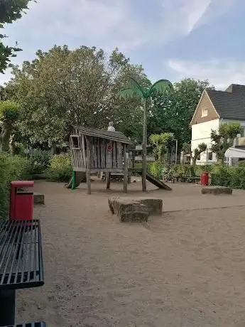 Photo de Ping Pong Table and Pirate Playground