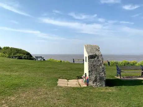 Photo de Seafarers Memorial Stone
