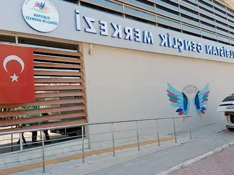 Photo de GSB ELBİSTAN MEHMET BÖLÜKBAŞI GENÇLİK MERKEZİ