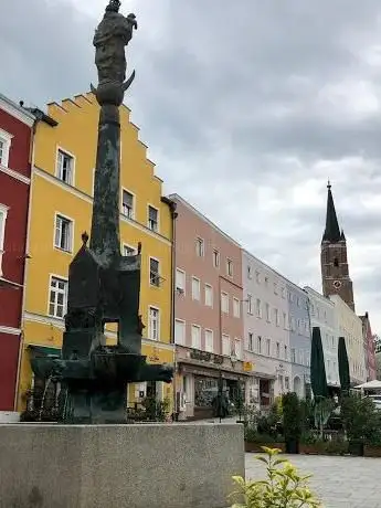 Photo de Marienbrunnen  Eggenfelden - Josef Michael Neustifter (1991)