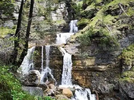 Photo de Karstquelle Kuhflucht