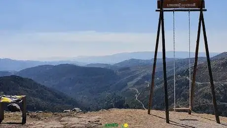 Photo de Miradouro e Baloiço da Serradela