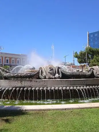 Photo de Fontana Monumentale Piazza Aldo Moro