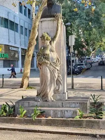 Photo de Busto de Rosa Araújo