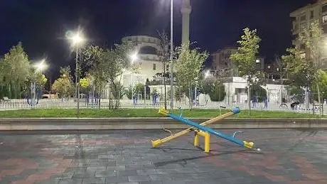 Photo de Kosovalı Şehit Adem Yaşari Parkı