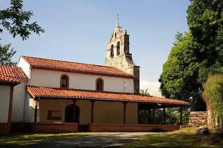 Photo de Iglesia de San Miguel de Báscones