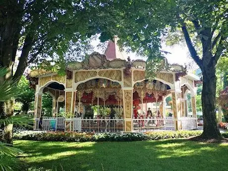 Photo de The British Carousel