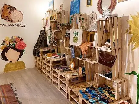 Photo de Rustic Gallery