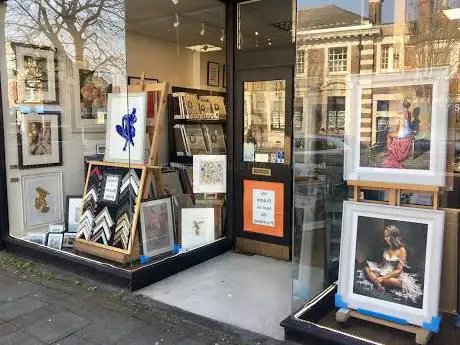 Photo de Artwork Framers & Gallery