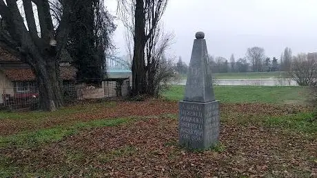 Photo de Spomenik granici Ilirskih pokrajina