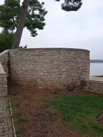 Photo de Srednjovjekovna kula