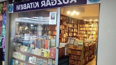 Photo de Rüzgar Kitabevi