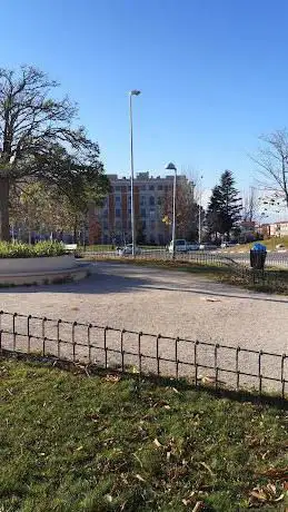 Photo de Parque Pinar del Rey--Pista de Patinaje