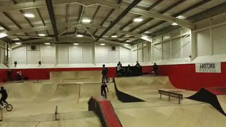 Photo de Junction 4 Skatepark - Junction 4 Urban Sports Village