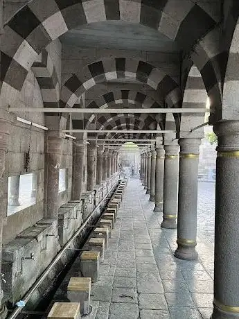 Photo de Ulu Cami Çeşmesi