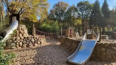 Photo de Spielplatz am Duftgarten des Rhododendron-Parks Bremen