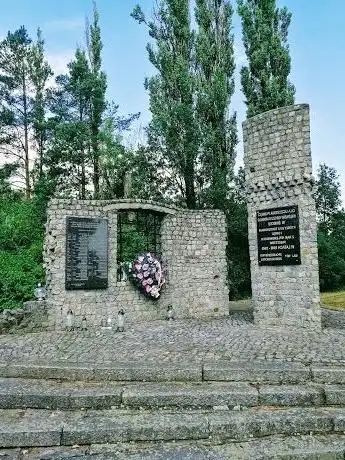 Photo de Pomnik Pamięci Więźniów Obozu Karnej Pracy Wychowawczej 