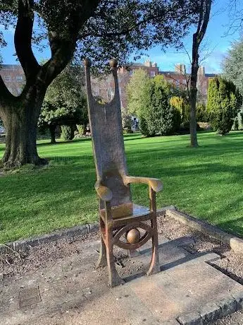 Photo de The Joker's Chair
