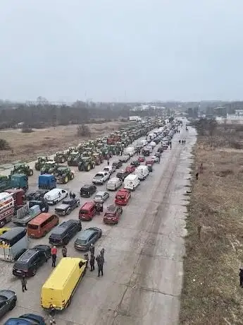 Photo de Östliches Ende der Landebahn