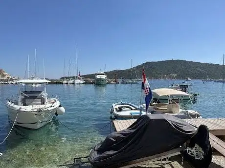 Photo de Rent a Boat M&S Primosten