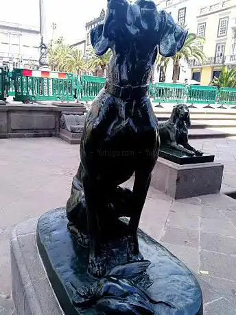 Photo de Grupo Escultórico Los Perros de la Plaza de Santa Ana