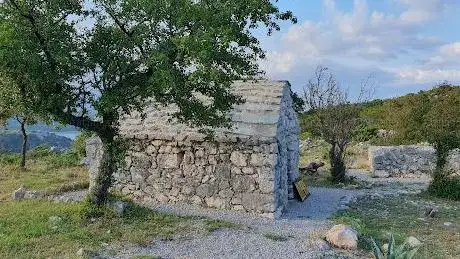Photo de Stražarnica „Kapelica“